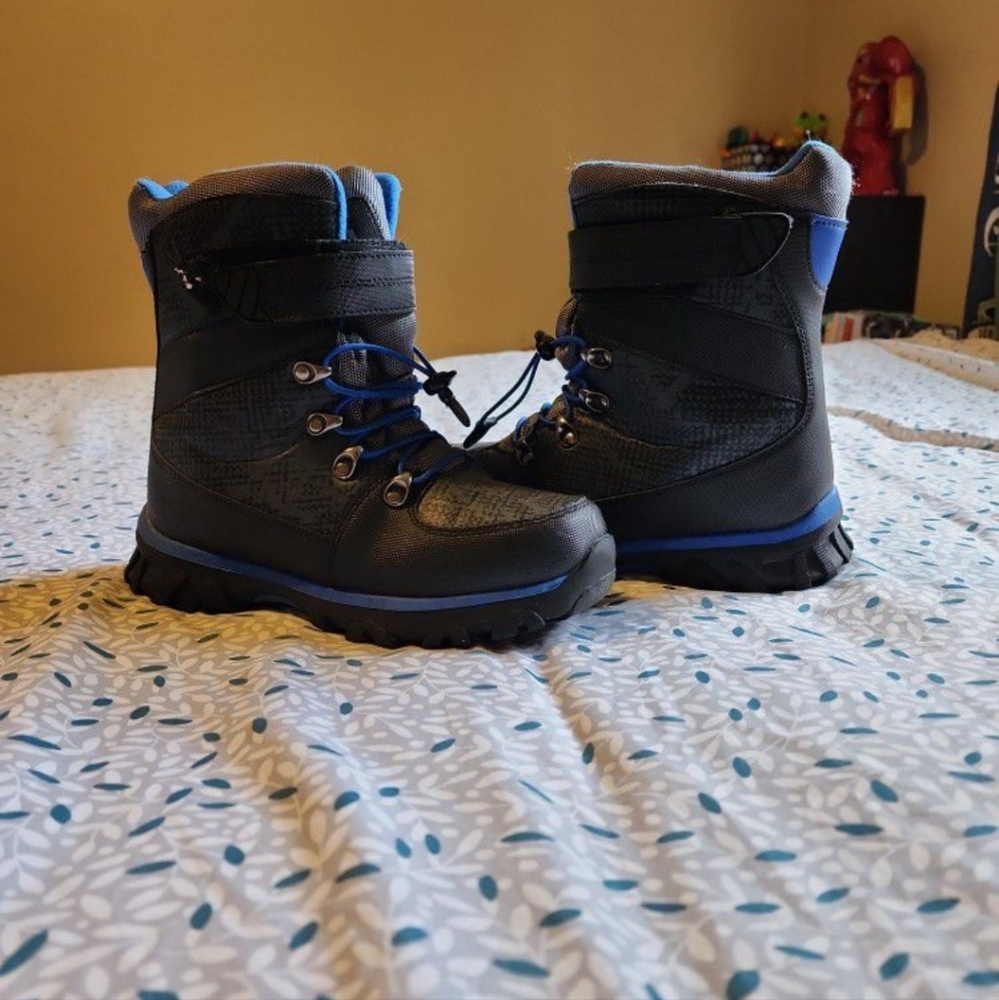DSG kids winter boots